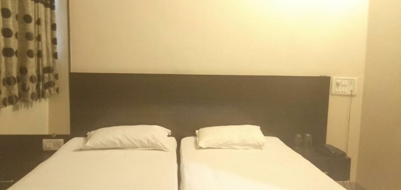 Hotel Rose Lodge Púna Kültér fotó